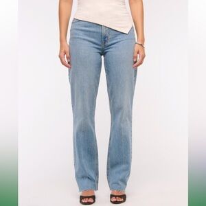 🆕 A&F Curve Love Vintage Ultra High Rise Raw Hem Straight Leg Denim